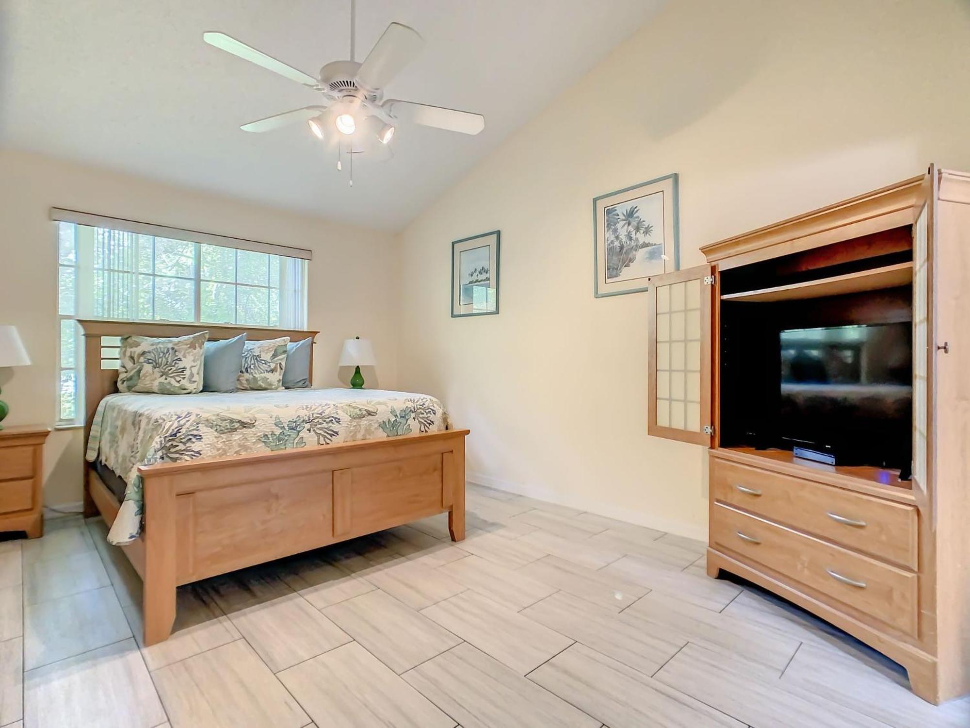 Quaint Getaway! 3 Bedroom Near Parks! *